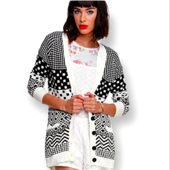 NOLLIE BLACK + WHITE GEOMETRICAL POLKA DOT RETRO ECENTIC FUNKY CARDIGAN SWEATER - Picture 1 of 8